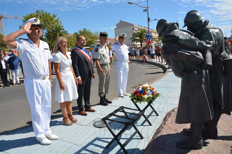 Le maire David Rachline commémore le 75e anniversaire du Débarquement de Provence au monument à l’Armée noire