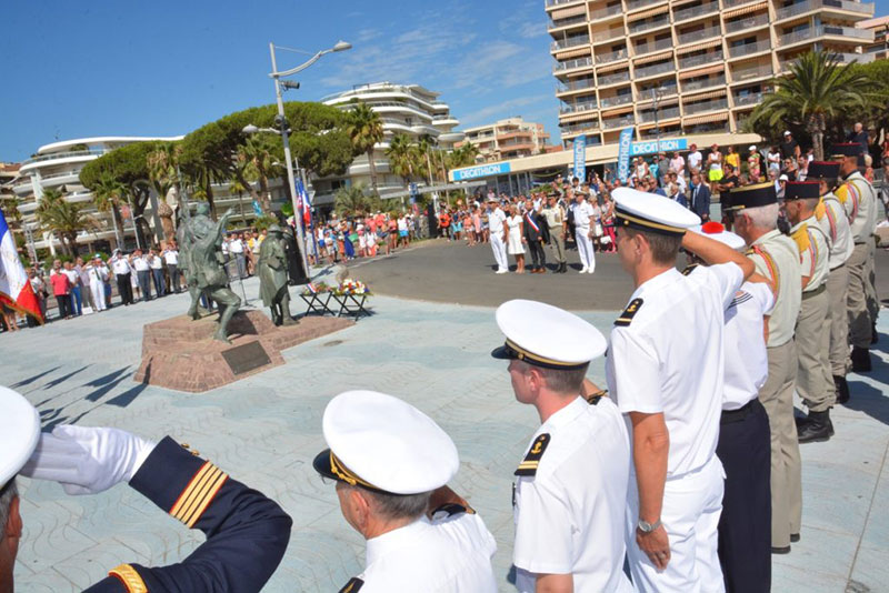 Le maire David Rachline commémore le 75e anniversaire du Débarquement de Provence au monument à l’Armée noire