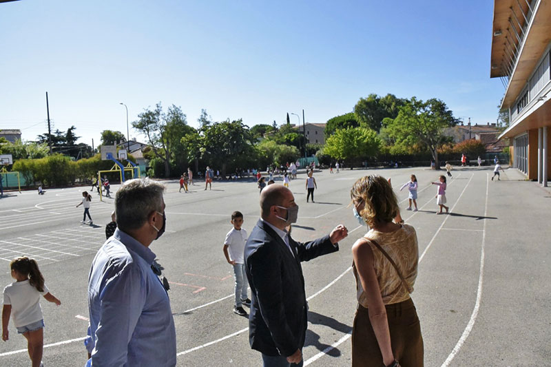 Le maire David Rachline sonne la rentrée des classes