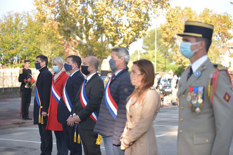 Commémoration du 102e anniversaire de l’Armistice du 11-Novembre 1918 : hommage aux “poilus“ tombés pour la France