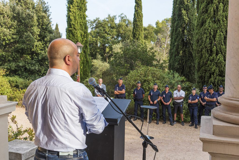 Le Maire remercie les CRS et les Sentinelles pour leurs actions de sécurité