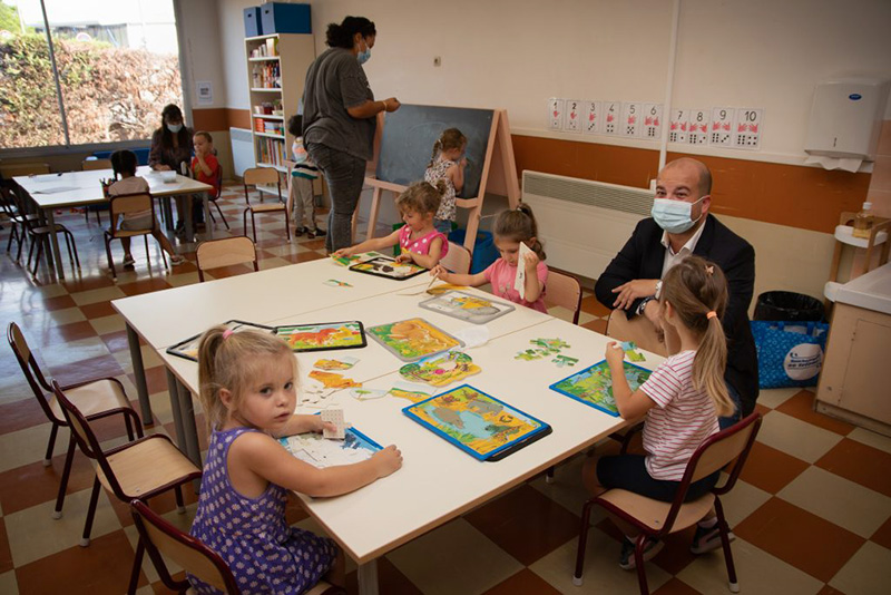 Le Maire à la rencontre des enfants pour la rentrée 