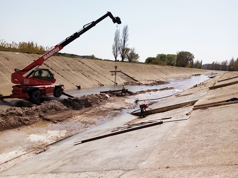 Confortement des digues du Reyran : les travaux se poursuivent