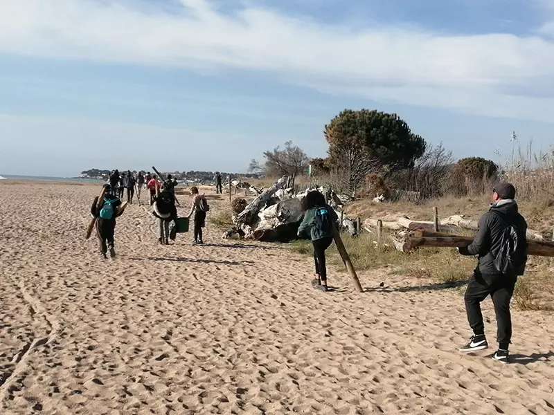 20 jeunes de la Bourse aux Permis au chantier participatif des étangs de Villepey