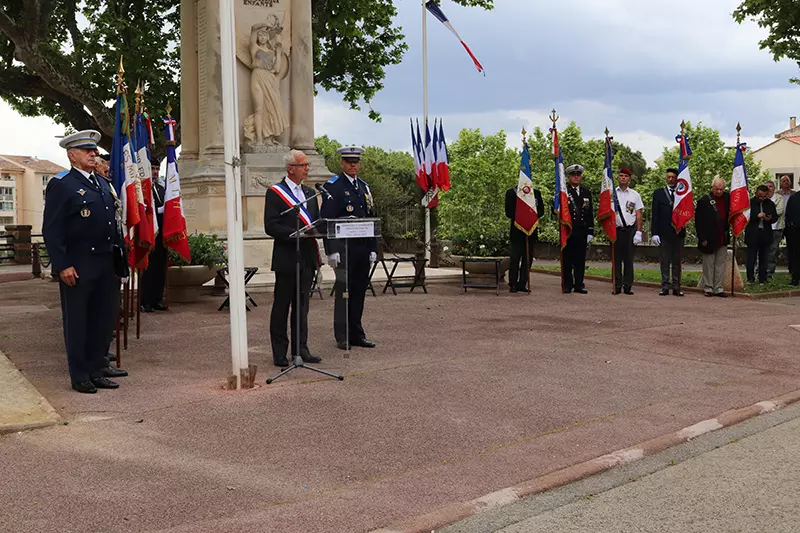 Cérémonie du 77e anniversaire de la Victoire des Alliés sur l’Allemagne nazie