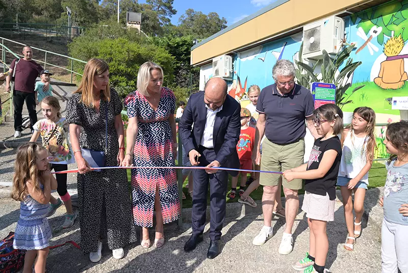 Inauguration de la Boîte à livres à Saint Jean de Cannes