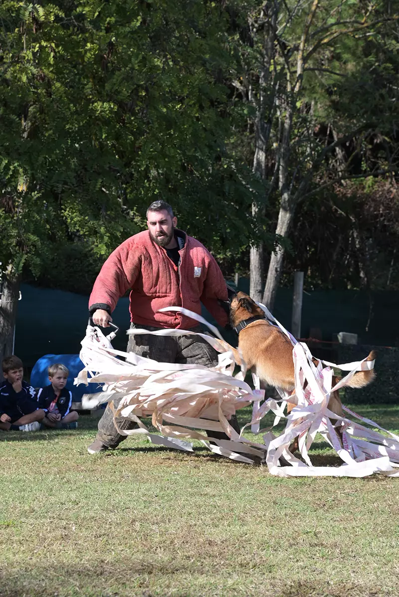 Découverte du métier de policier pour les enfants du CARF Rugby Fréjus – Saint-Raphaël