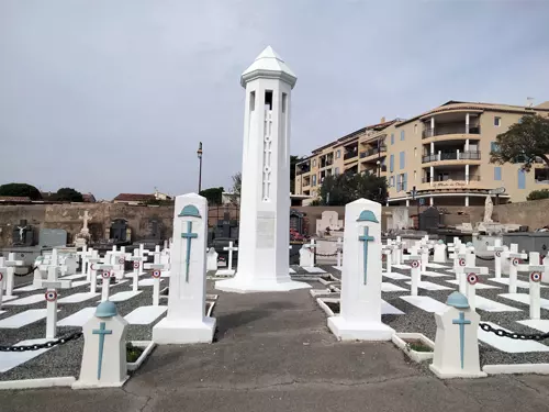 Toussaint : la Ville embellit ses cimetières