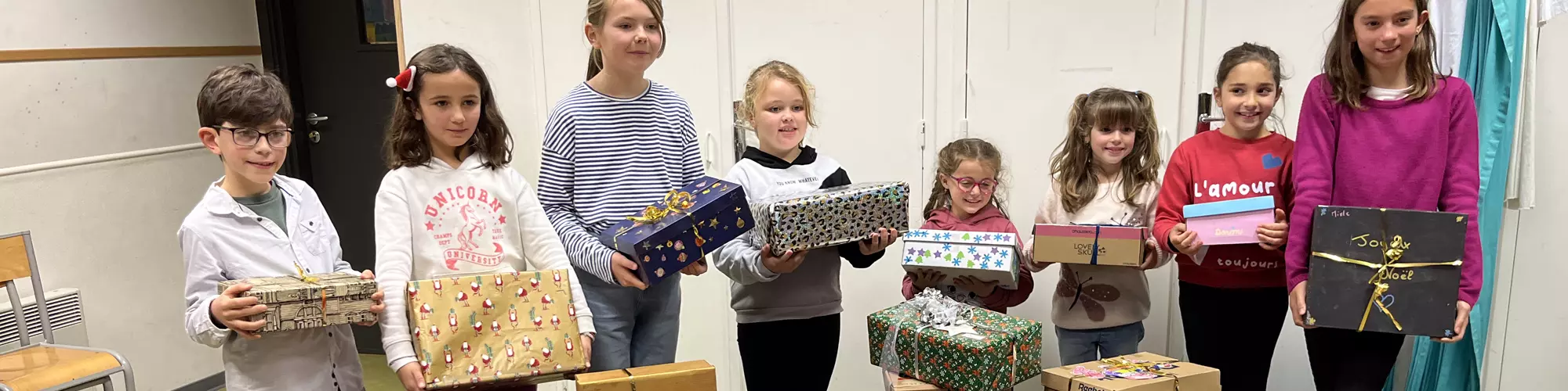 Image d'illustration : Des cadeaux de Noël aux sans-abris offerts par les élèves de la Ville 