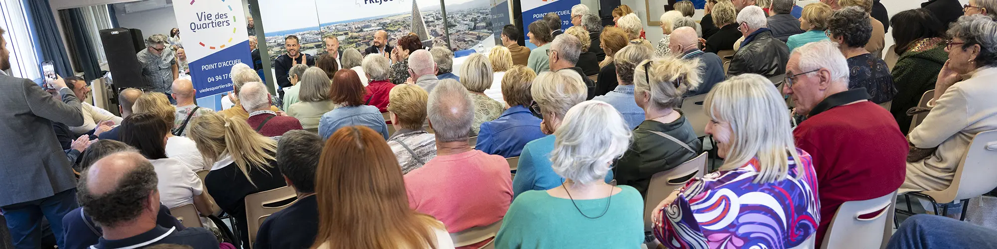 Image d'illustration : Réunion de quartier de Villeneuve en présence du Maire