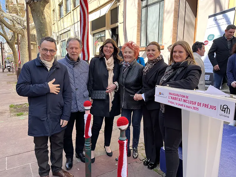 Brigitte Lancine, adjointe déléguée au Logement, représentant le Maire David Rachline, de Thérèse Forli, Présidente du Groupe Umane, et des conseillers départementaux, Sonia Lauvard et Christophe Chiocca.