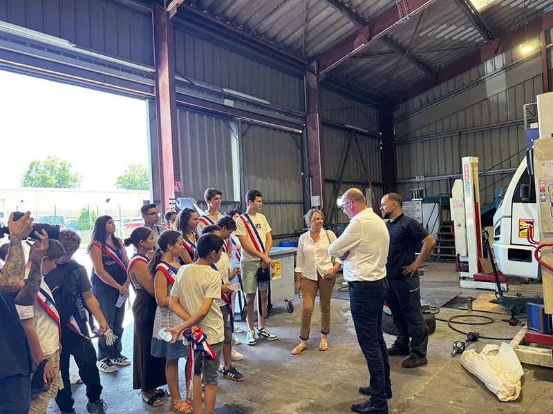 le Conseil Municipal des Jeunes visite l’entreprise de transport Estérel Cars