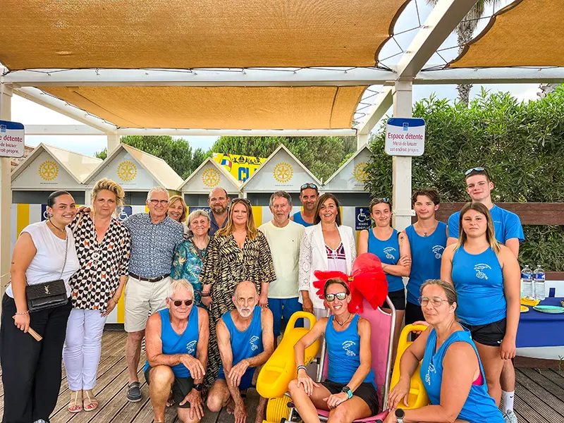 L'équipe Handiplage et les élus