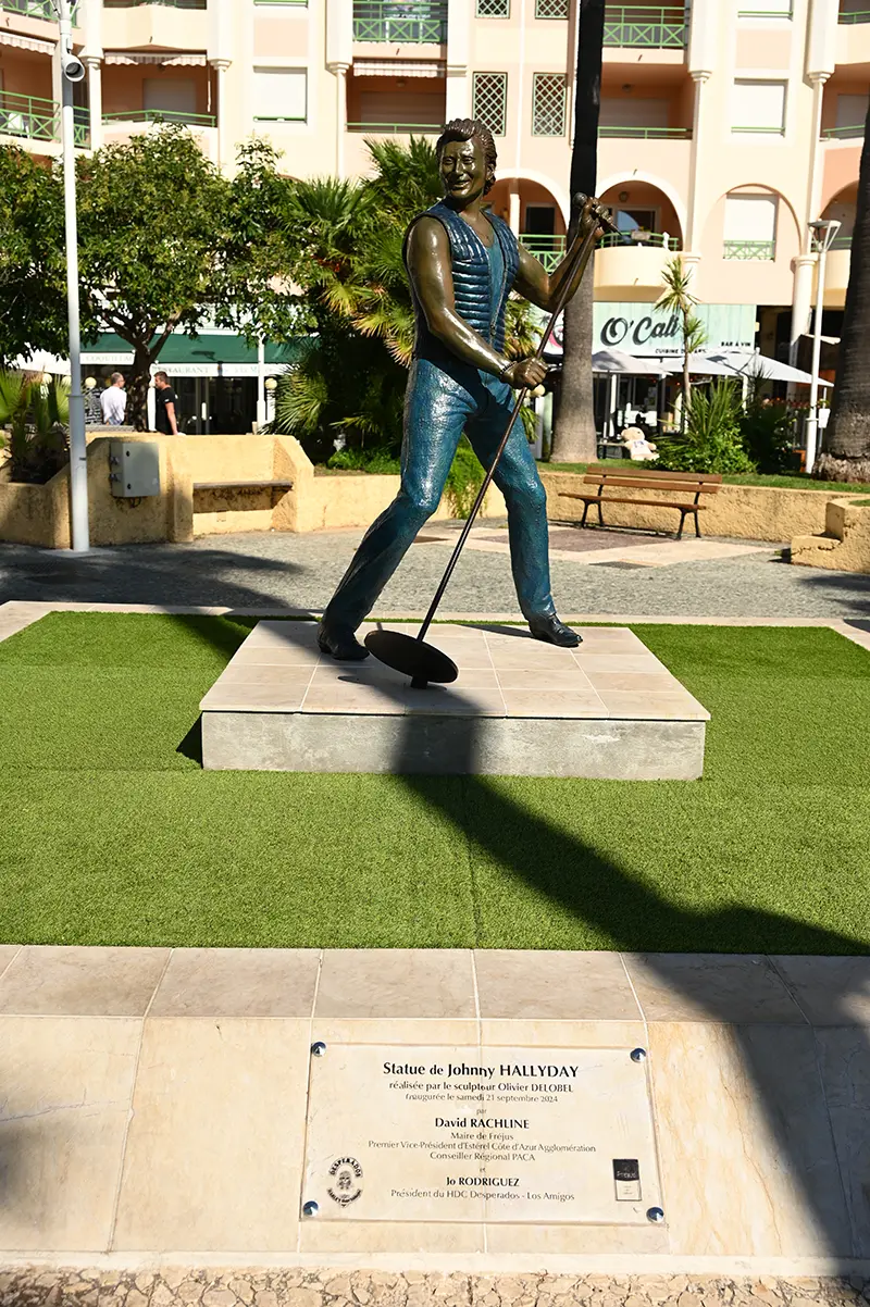 La statue de Johnny