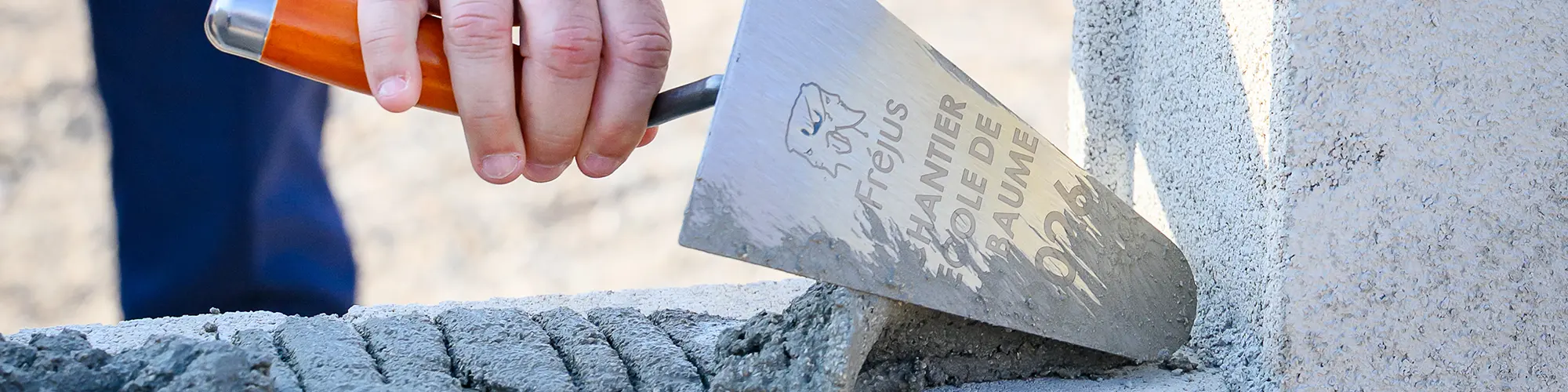 Image d'illustration : Première pierre posée pour le futur groupe scolaire de La Baume